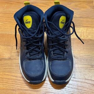 Nike Navy and Yellow Manoa Boots
